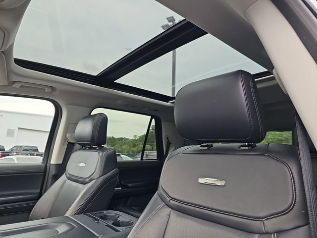 Certified 2025 Ford Expedition Platinum AWD/4WD image 10