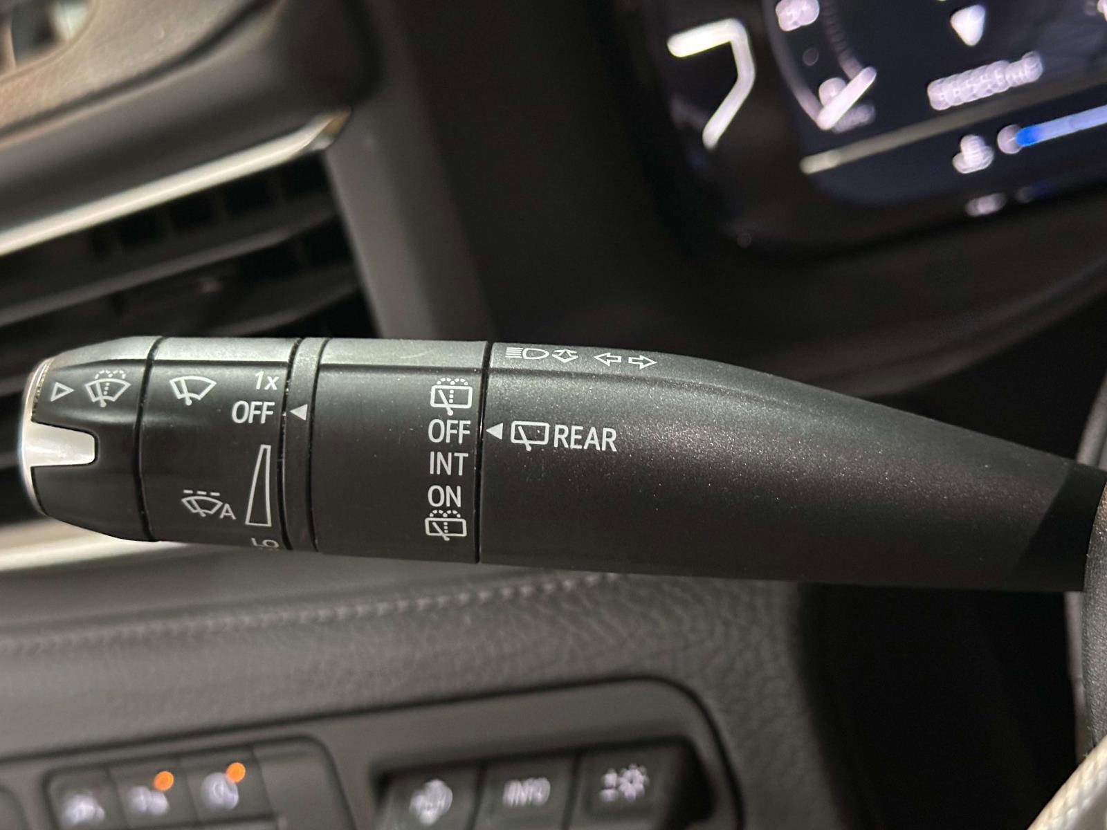 Used 2023 GMC Yukon Denali image 34