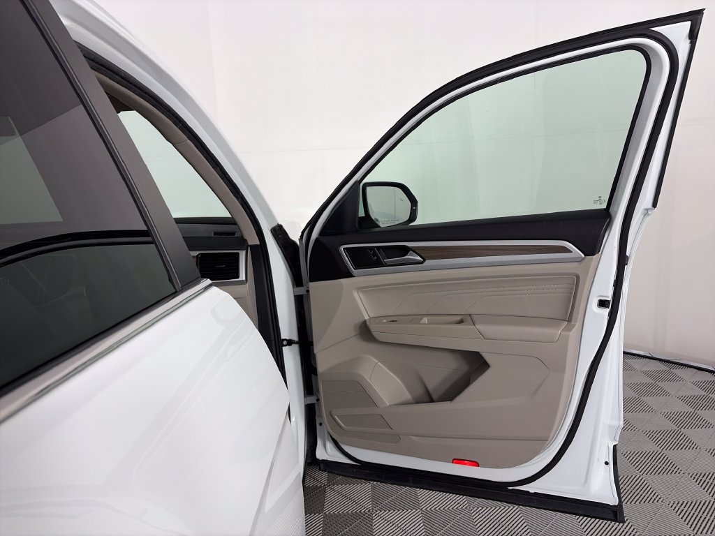 Used 2021 Volkswagen Atlas SEL AWD/4WD image 30