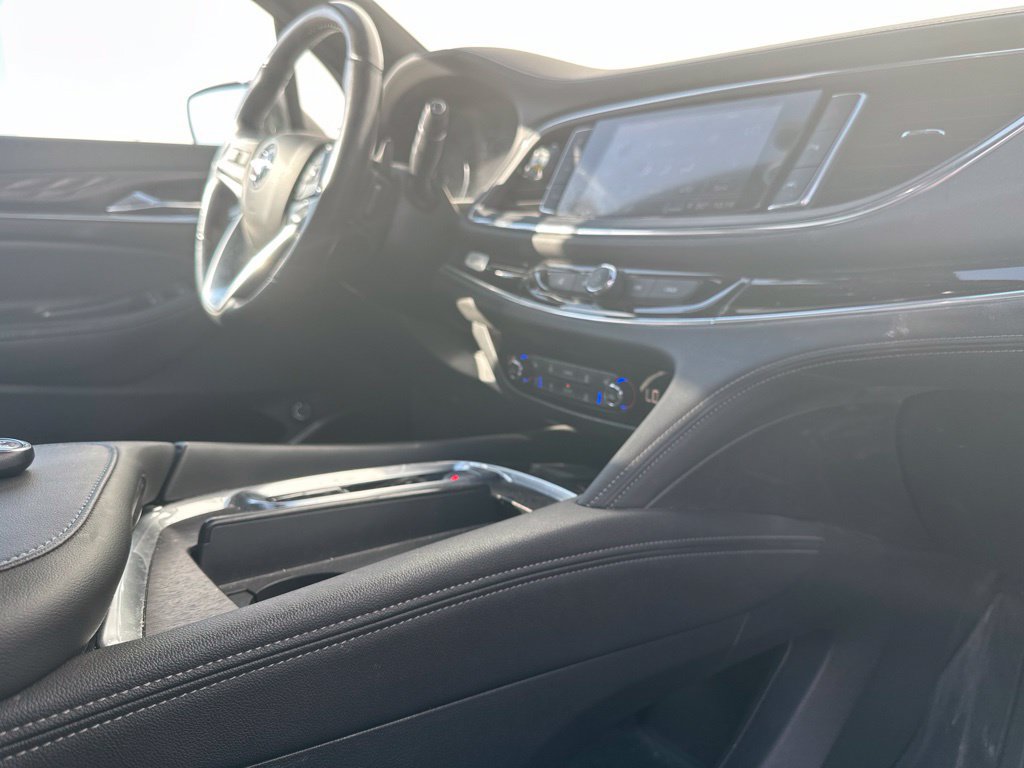 Used 2022 Buick Enclave Avenir w/ Avenir Technology Package AWD/4WD image 37