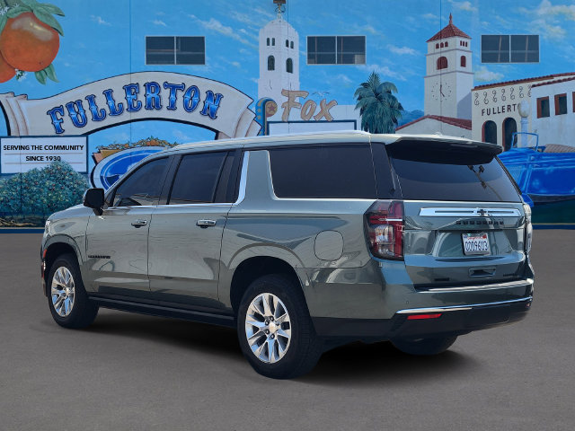 Used 2024 Chevrolet Suburban Premier w/ Premium Package 2 AWD/4WD image 3