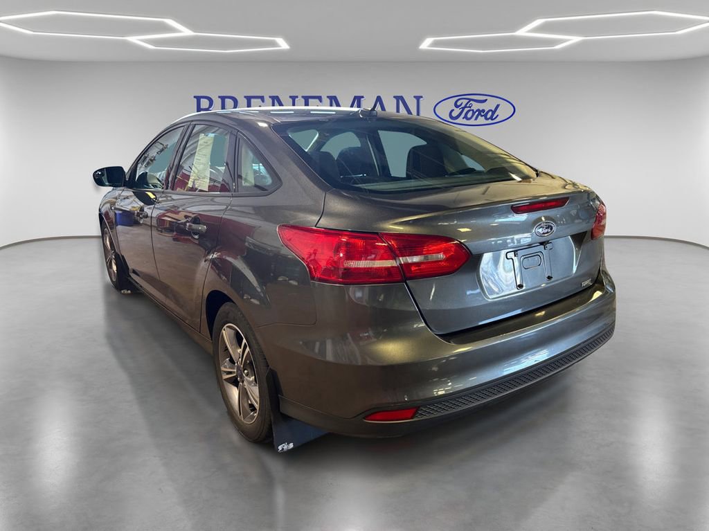 Certified 2018 Ford Focus SE w/ SE Appearance Package FWD image 7
