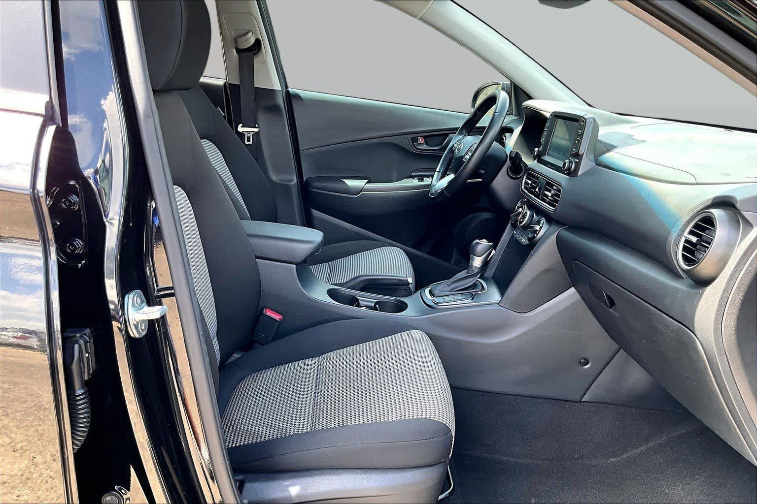 Used 2021 Hyundai Kona SEL FWD image 9
