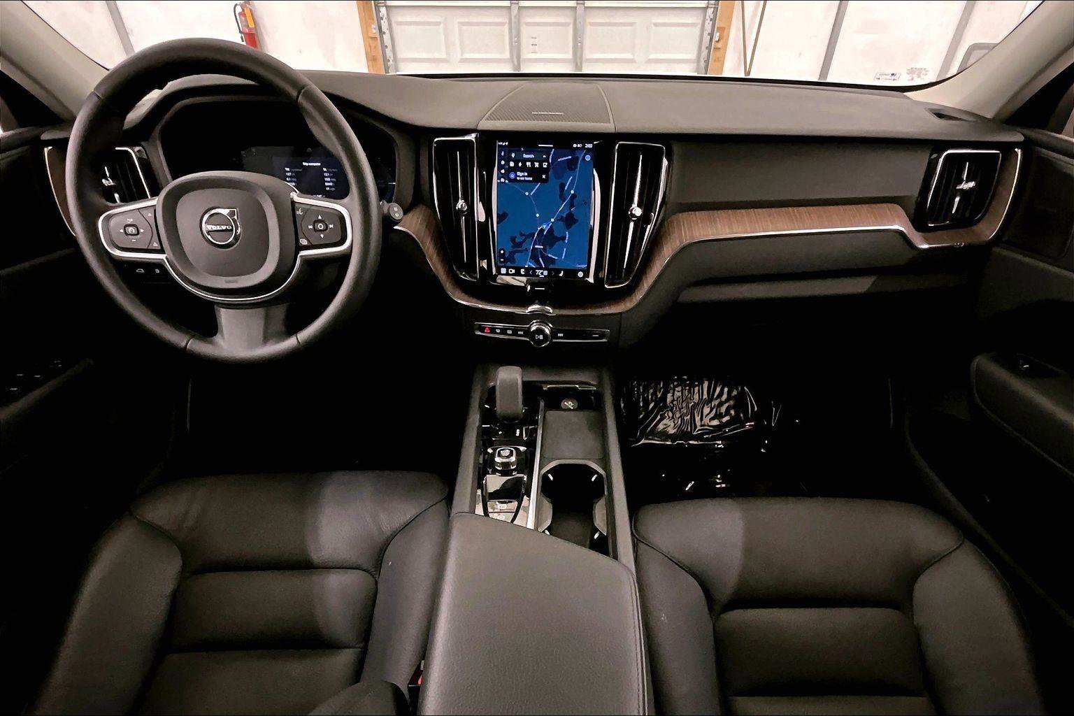 Used 2022 Volvo XC60 T8 Inscription Expression w/ Advanced Package image 14