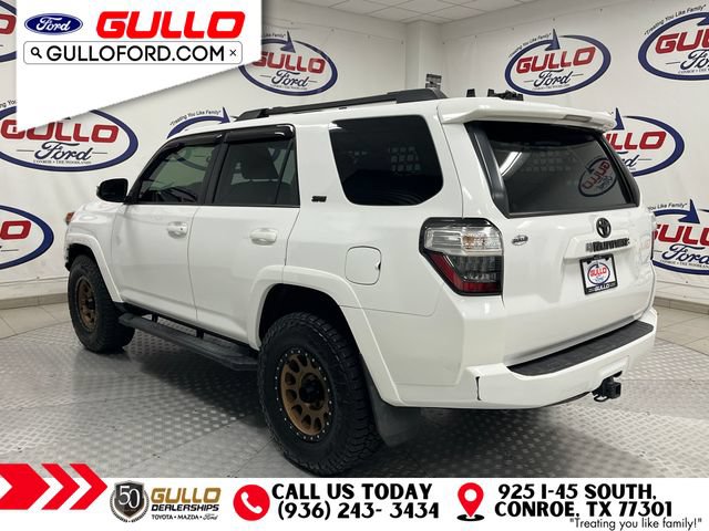 Used 2022 Toyota 4Runner SR5 Premium w/ Moonroof Package AWD/4WD image 4