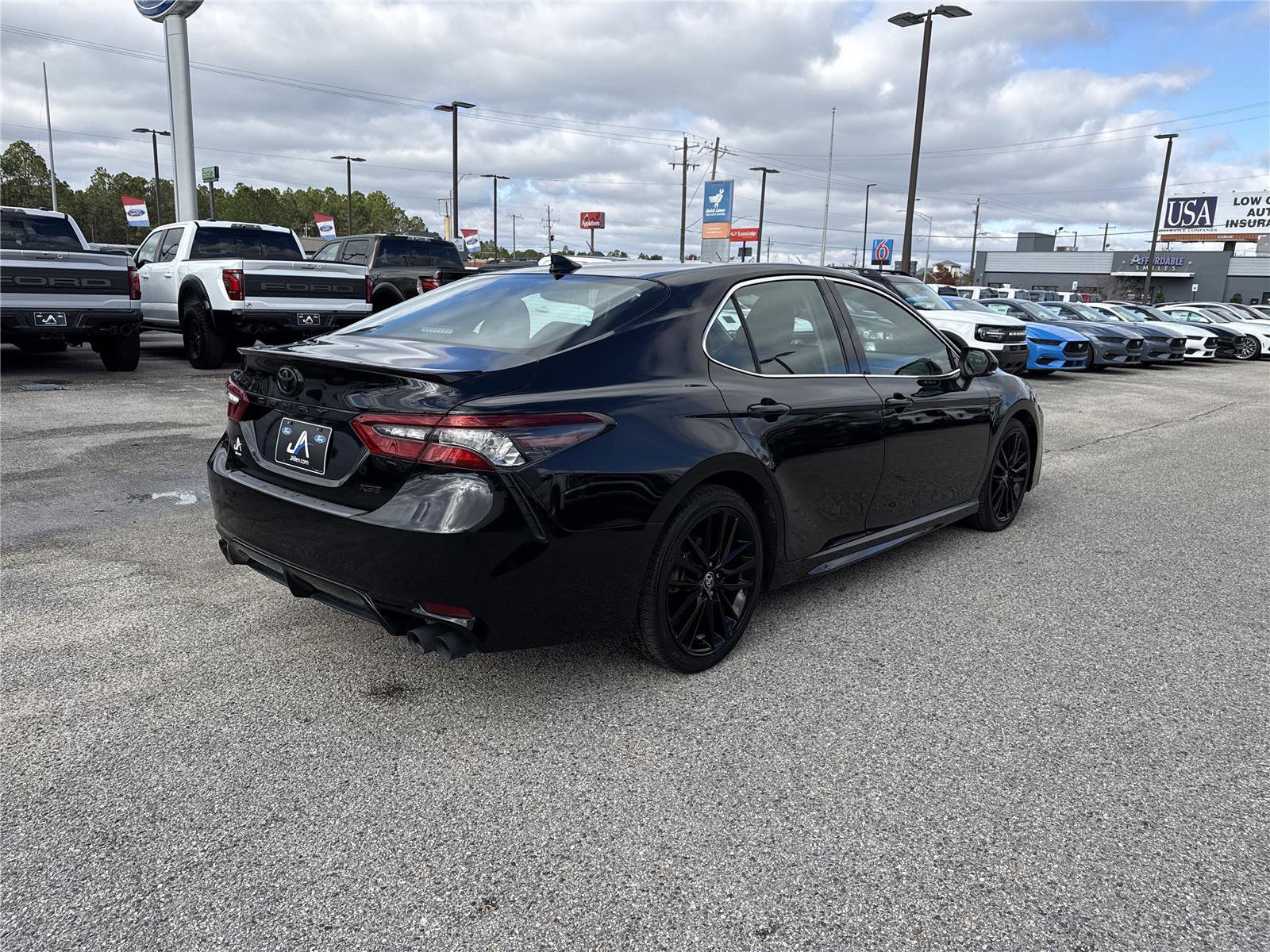 Used 2021 Toyota Camry XSE image 5