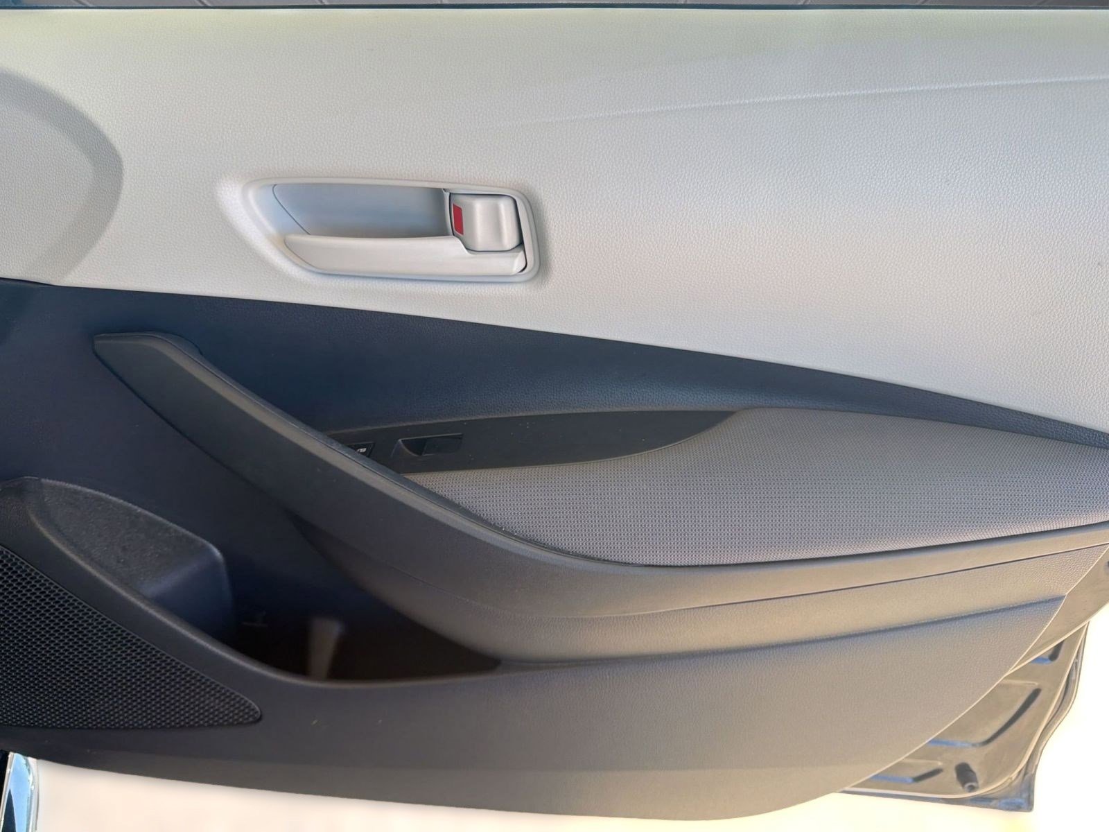 Used 2025 Toyota Corolla LE image 26