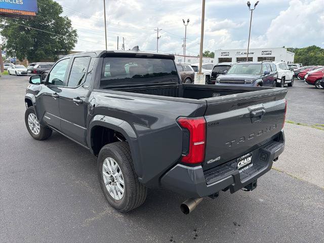 Used 2025 Toyota Tacoma SR5 AWD/4WD image 9