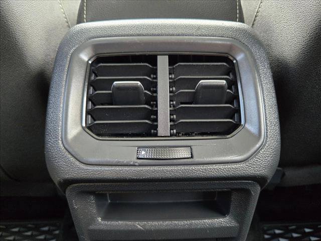 Used 2024 Volkswagen Taos SE w/ Panoramic Sunroof Package FWD image 18