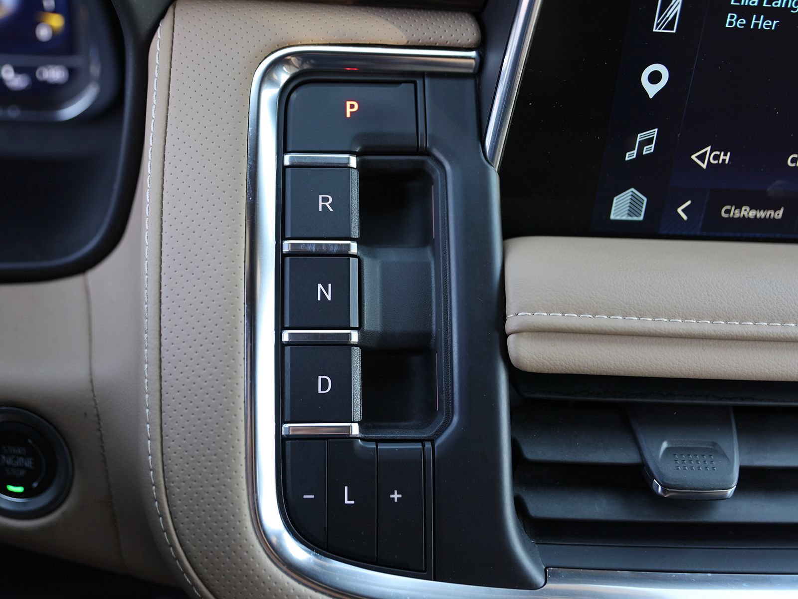Used 2024 Chevrolet Tahoe Premier AWD/4WD image 34