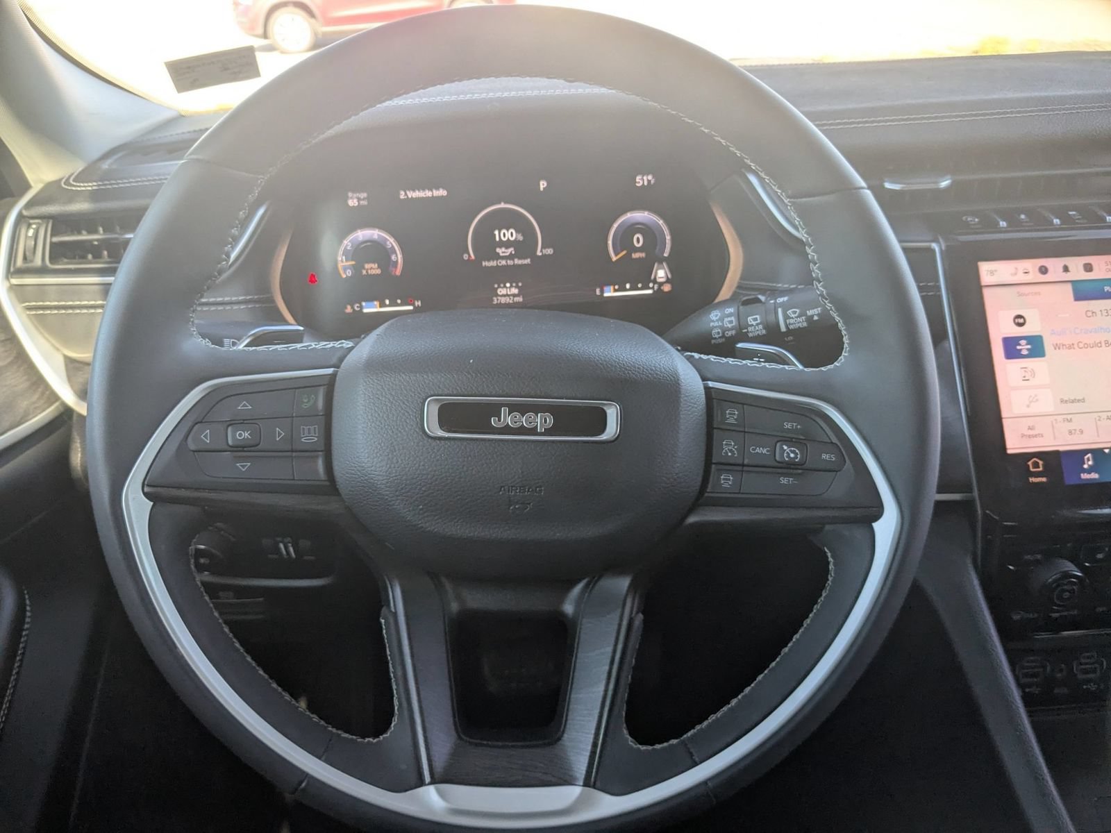 Used 2023 Jeep Grand Cherokee Limited w/ Luxury Tech Group II AWD/4WD image 19