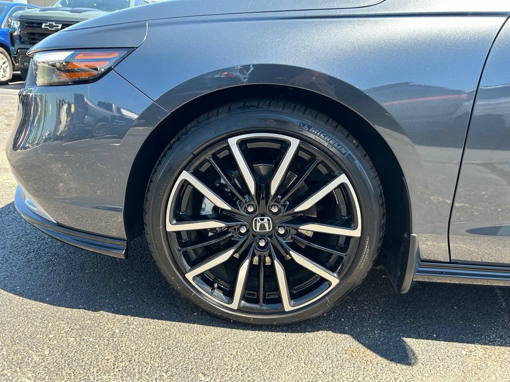 Used 2024 Honda Accord Touring image 12