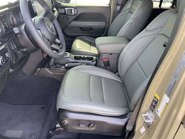 Used 2025 Jeep Gladiator Mojave AWD/4WD image 13
