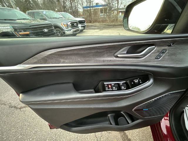 Used 2021 Jeep Grand Cherokee L Overland w/ Luxury Tech Group IV AWD/4WD image 13