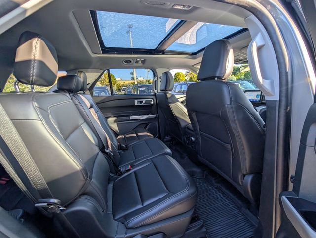 Certified 2022 Ford Explorer XLT w/ Equipment Group 202A image 15