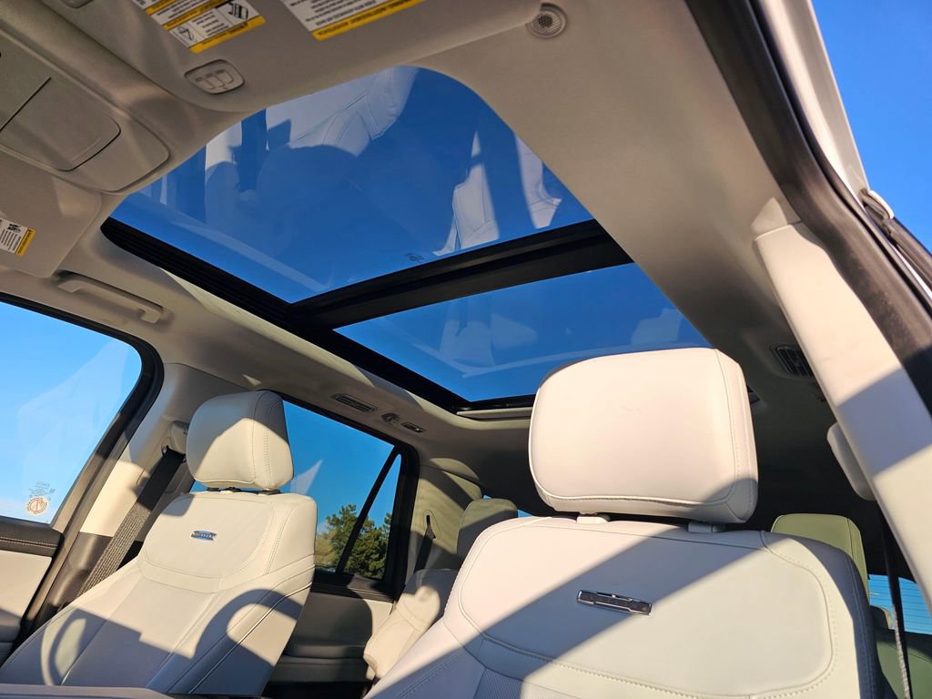 Certified 2025 Ford Expedition Max Platinum image 29