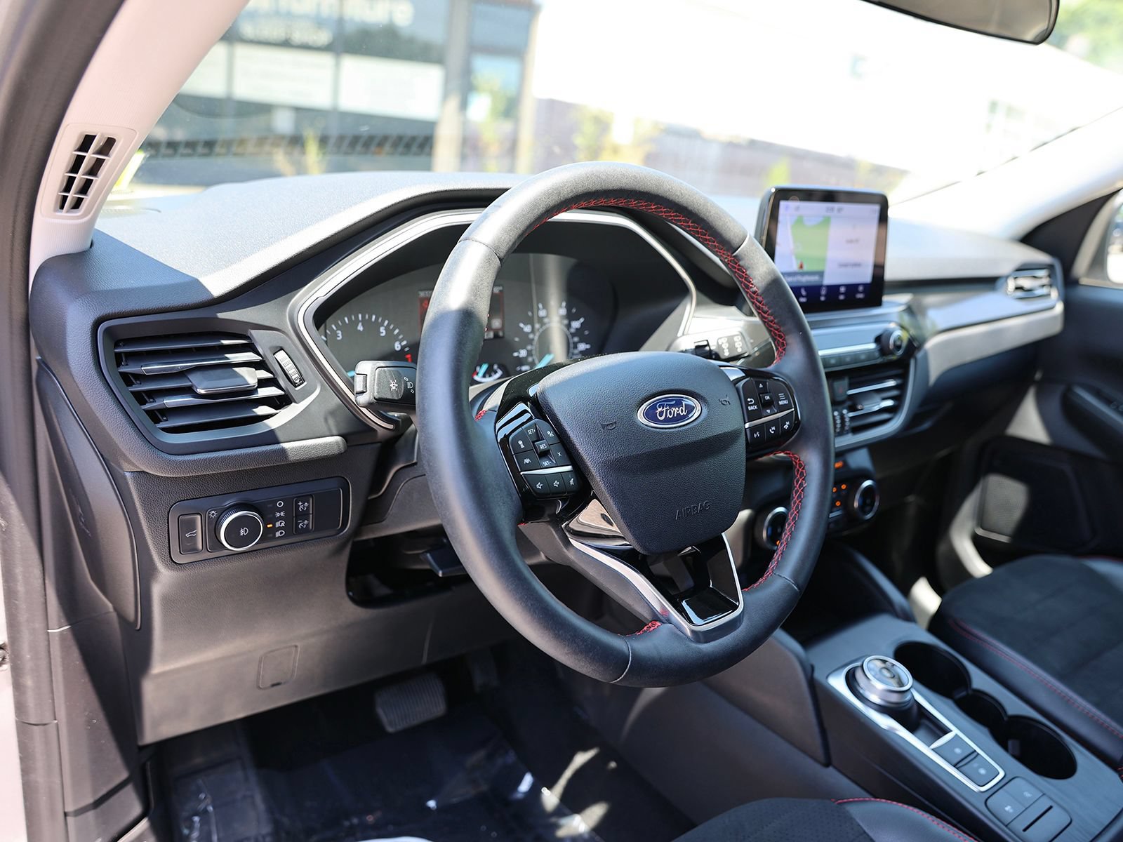 Certified 2022 Ford Escape SEL w/ SEL Stealth AWD Package image 17