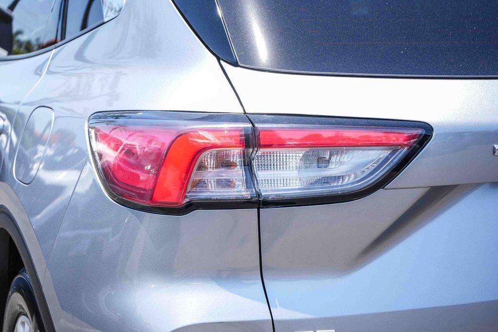 Certified 2021 Ford Escape SE FWD image 11