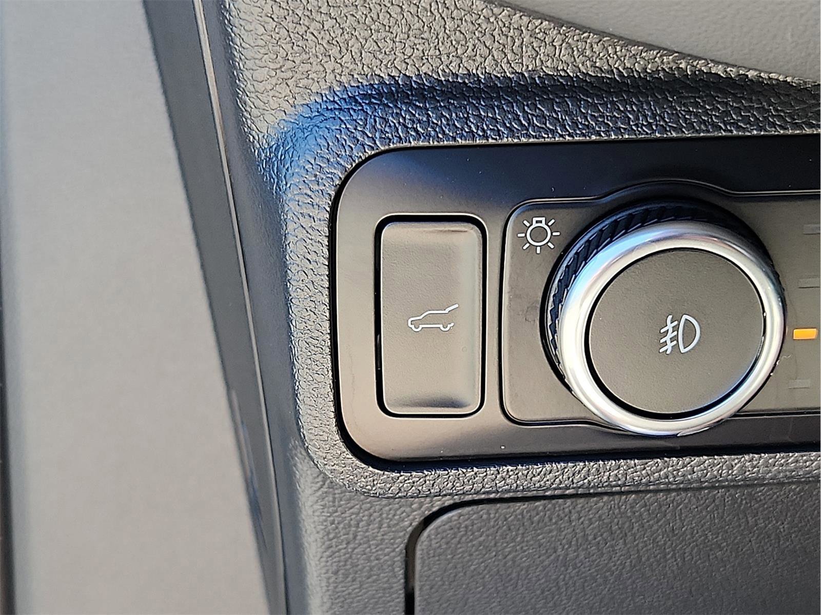 Certified 2025 Ford Explorer Active w/ Active Comfort Package image 22