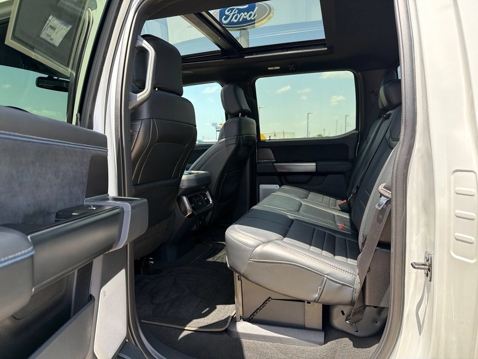 Certified 2026 Ford F350 Platinum AWD/4WD image 24