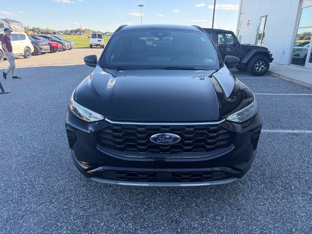 Certified 2024 Ford Escape ST-Line w/ Tech Pack #1 AWD/4WD image 3