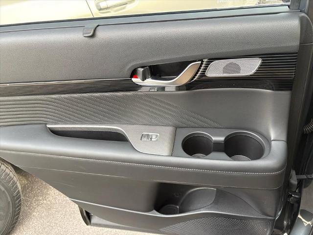 Used 2023 Hyundai Palisade Calligraphy image 24