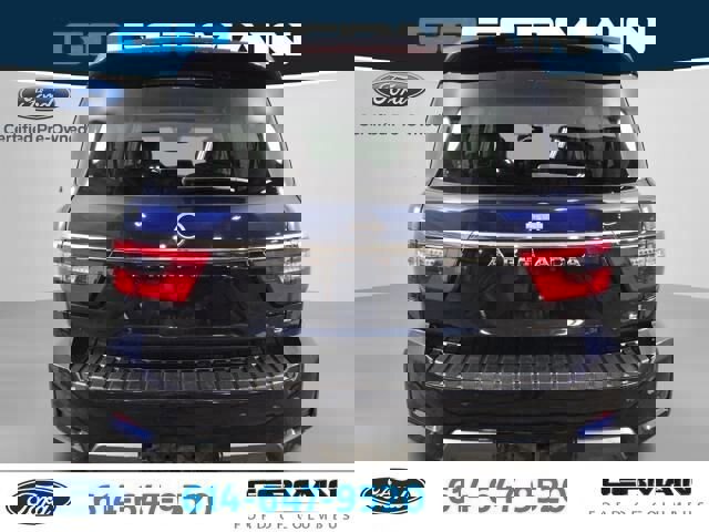 Used 2021 Nissan Armada SL w/ Captain's Chairs Package image 4