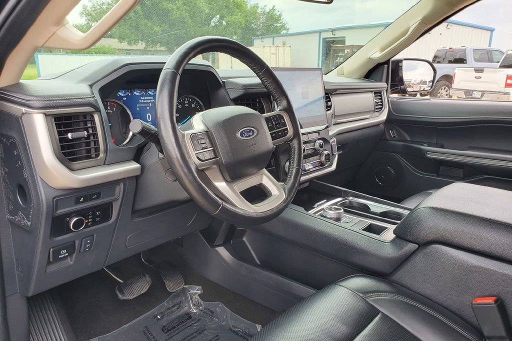 Certified 2024 Ford Expedition Max XLT RWD image 3