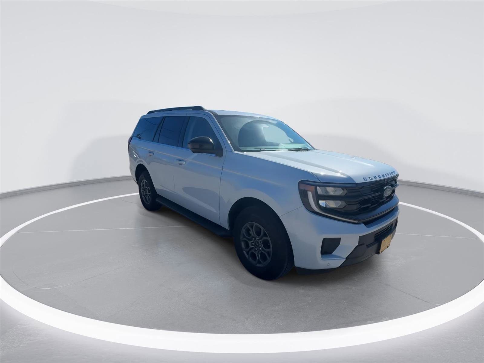 Certified 2025 Ford Expedition Active image 2