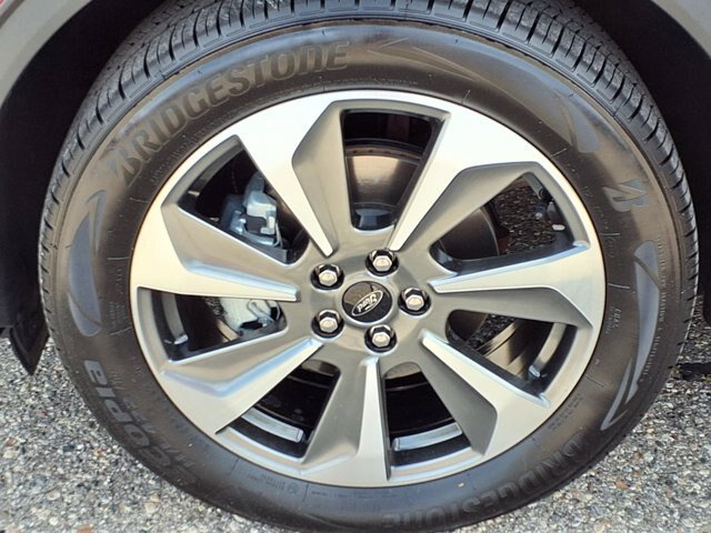 Certified 2024 Ford Escape Platinum AWD/4WD image 29