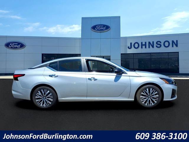 Used 2024 Nissan Altima 2.5 SV FWD image 4