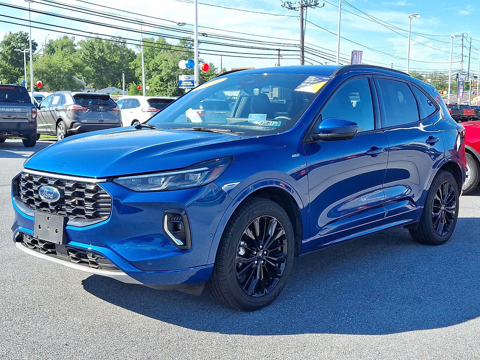 Certified 2023 Ford Escape ST-Line Elite w/ Premium Technology Package AWD/4WD image 3