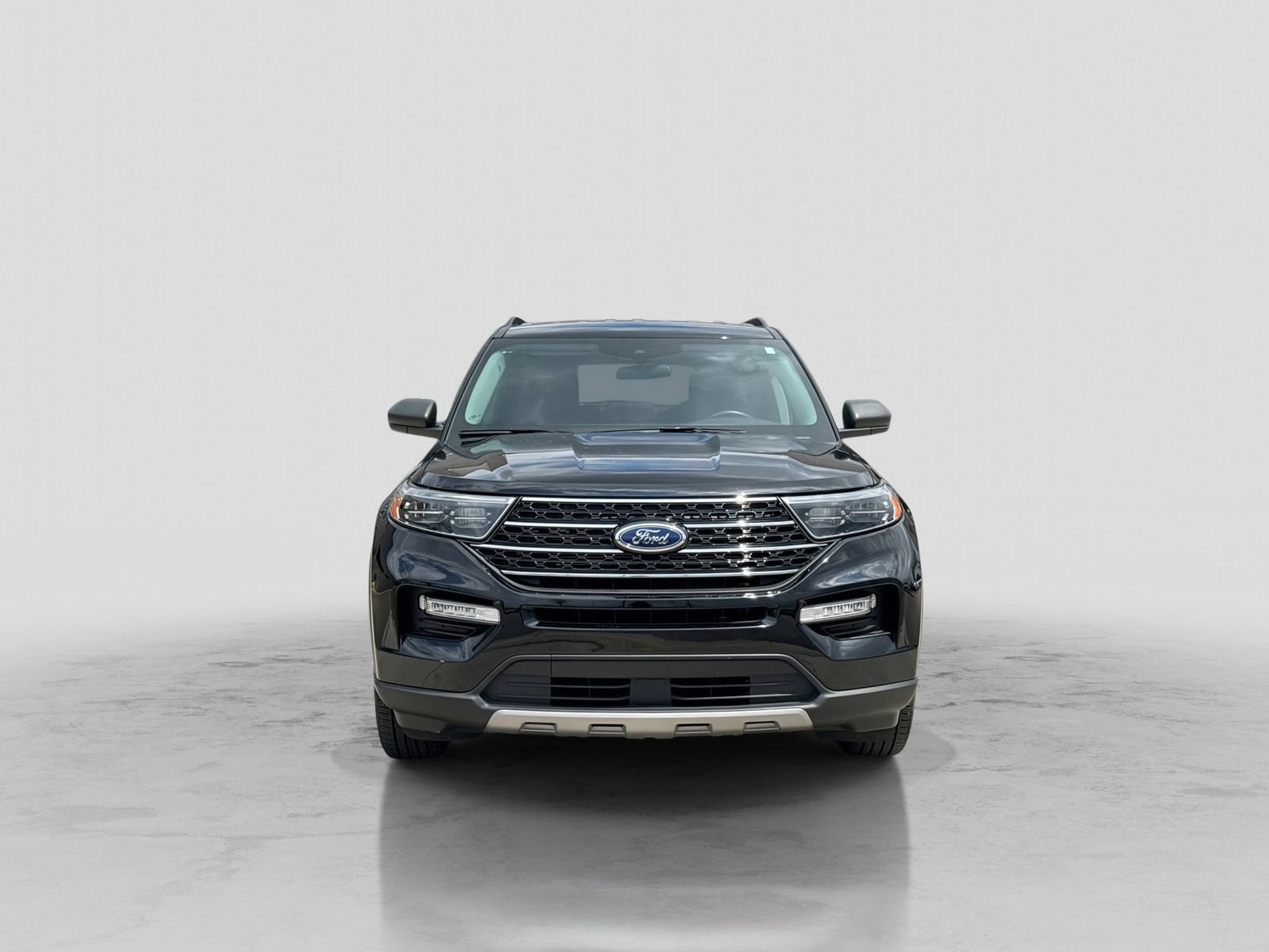 Certified 2023 Ford Explorer XLT w/ Equipment Group 202A AWD/4WD image 12