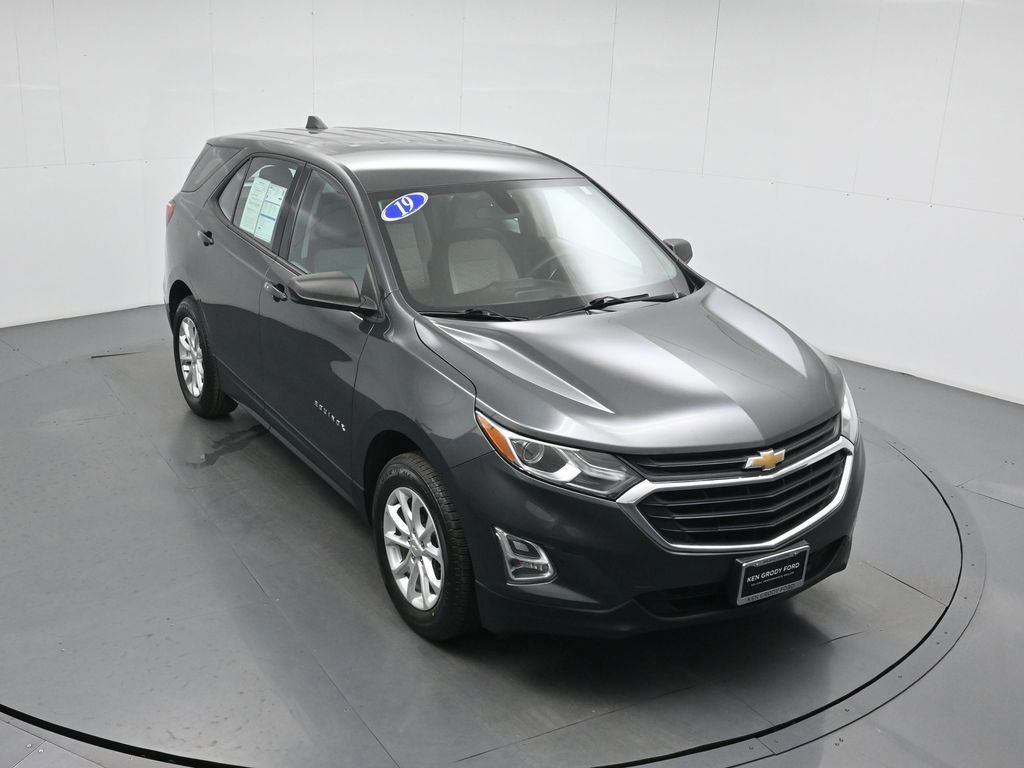 Used 2019 Chevrolet Equinox LS image 3