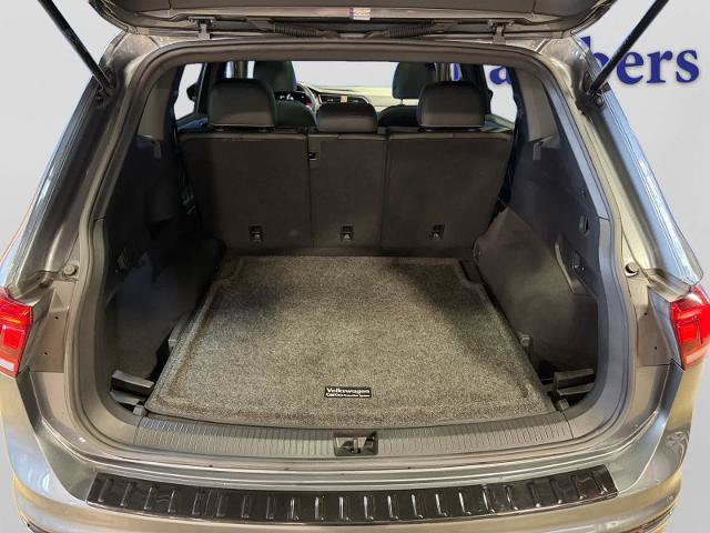 Used 2023 Volkswagen Tiguan SE R-Line AWD/4WD image 4
