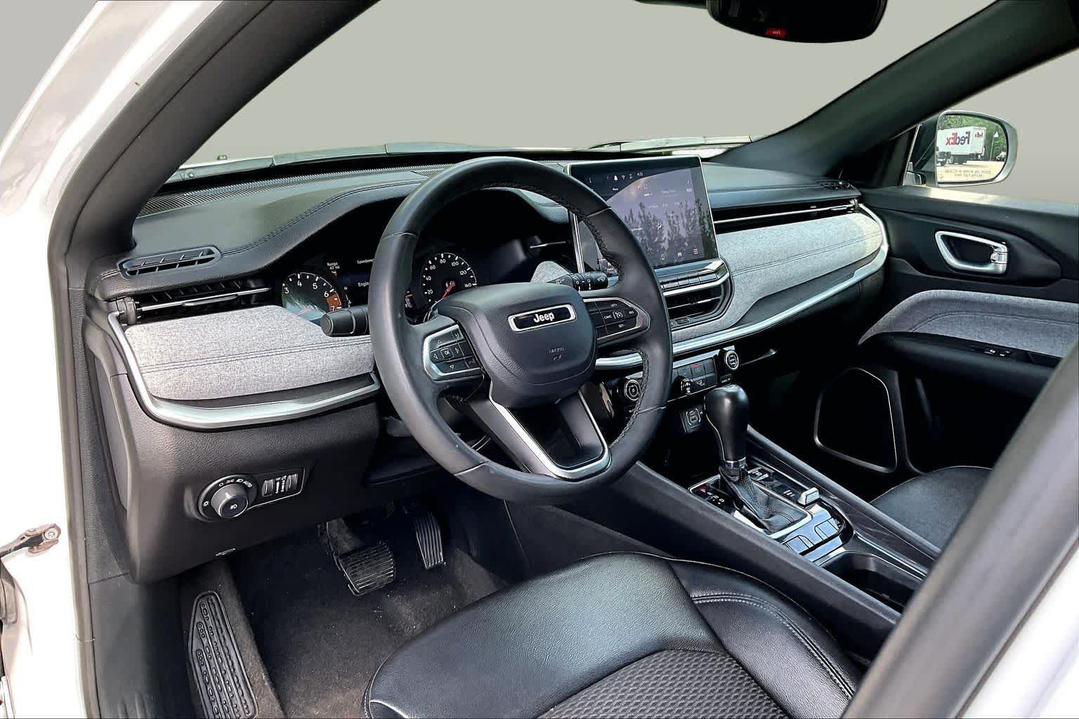 Used 2024 Jeep Compass Latitude AWD/4WD image 18