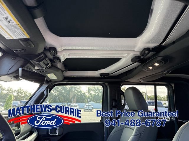 Used 2026 Jeep Gladiator Mojave AWD/4WD image 11