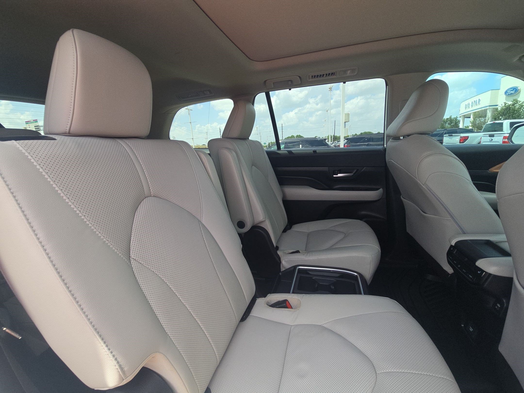 Used 2025 Toyota Grand Highlander FWD image 31