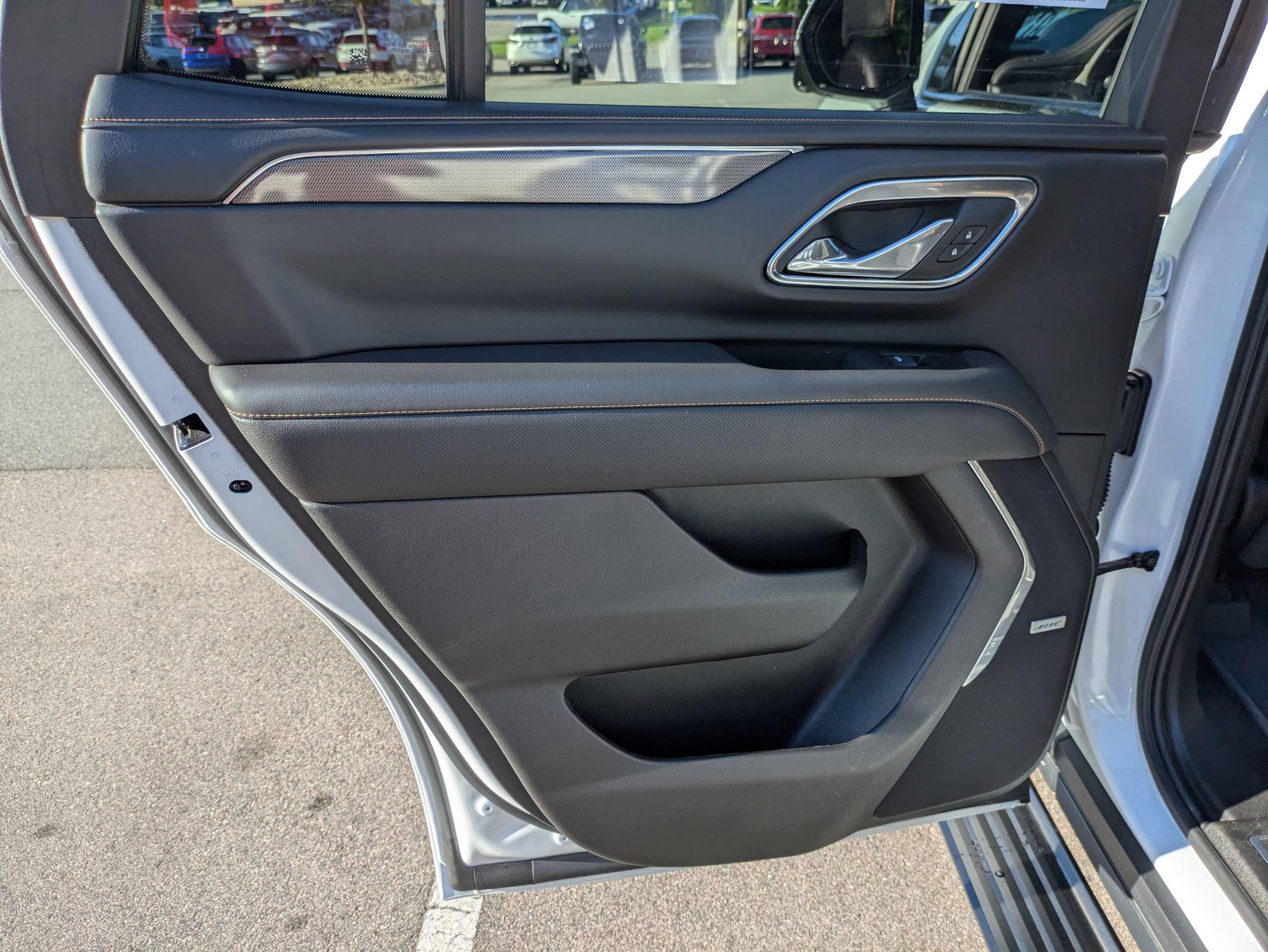 Used 2024 GMC Yukon AT4 w/ Technology Package AWD/4WD image 29