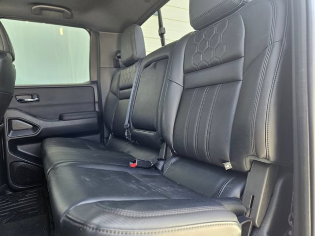 Used 2022 Nissan Frontier PRO-4X w/ Pro-4X Premium Package AWD/4WD image 14
