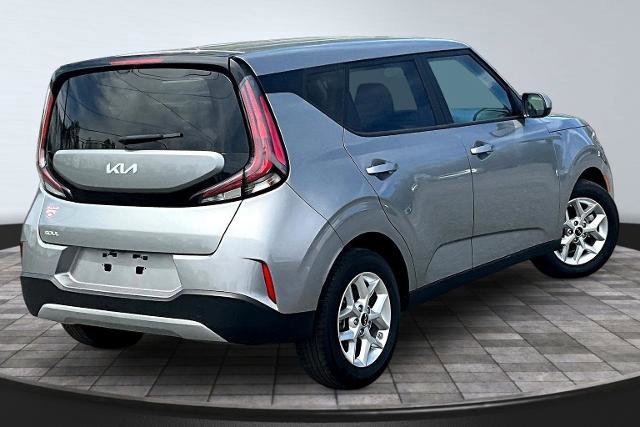 Used 2025 Kia Soul LX w/ LX Technology Package image 5