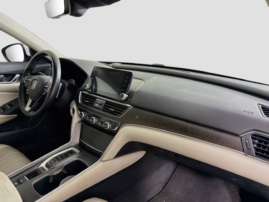Used 2018 Honda Accord Touring image 29