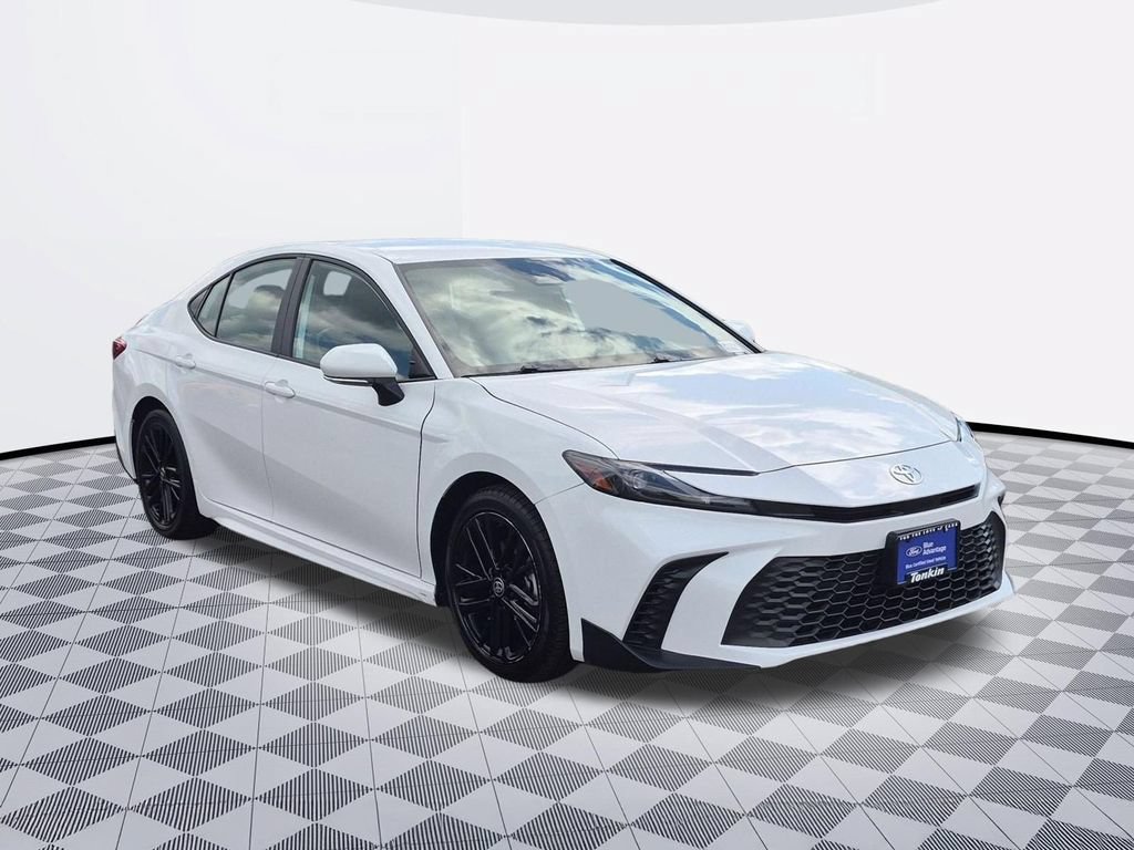 Used 2025 Toyota Camry SE FWD image 8