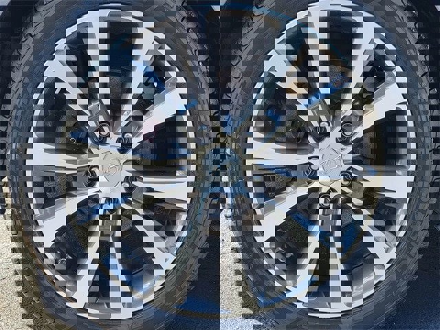 Used 2019 Hyundai Elantra GT image 17