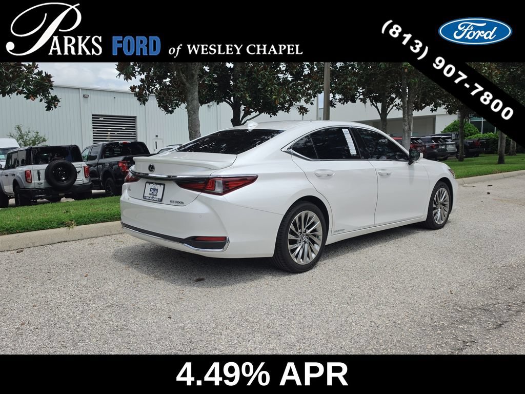 Used 2022 Lexus ES 300h Ultra Luxury w/ Accessory Package 2 FWD image 5
