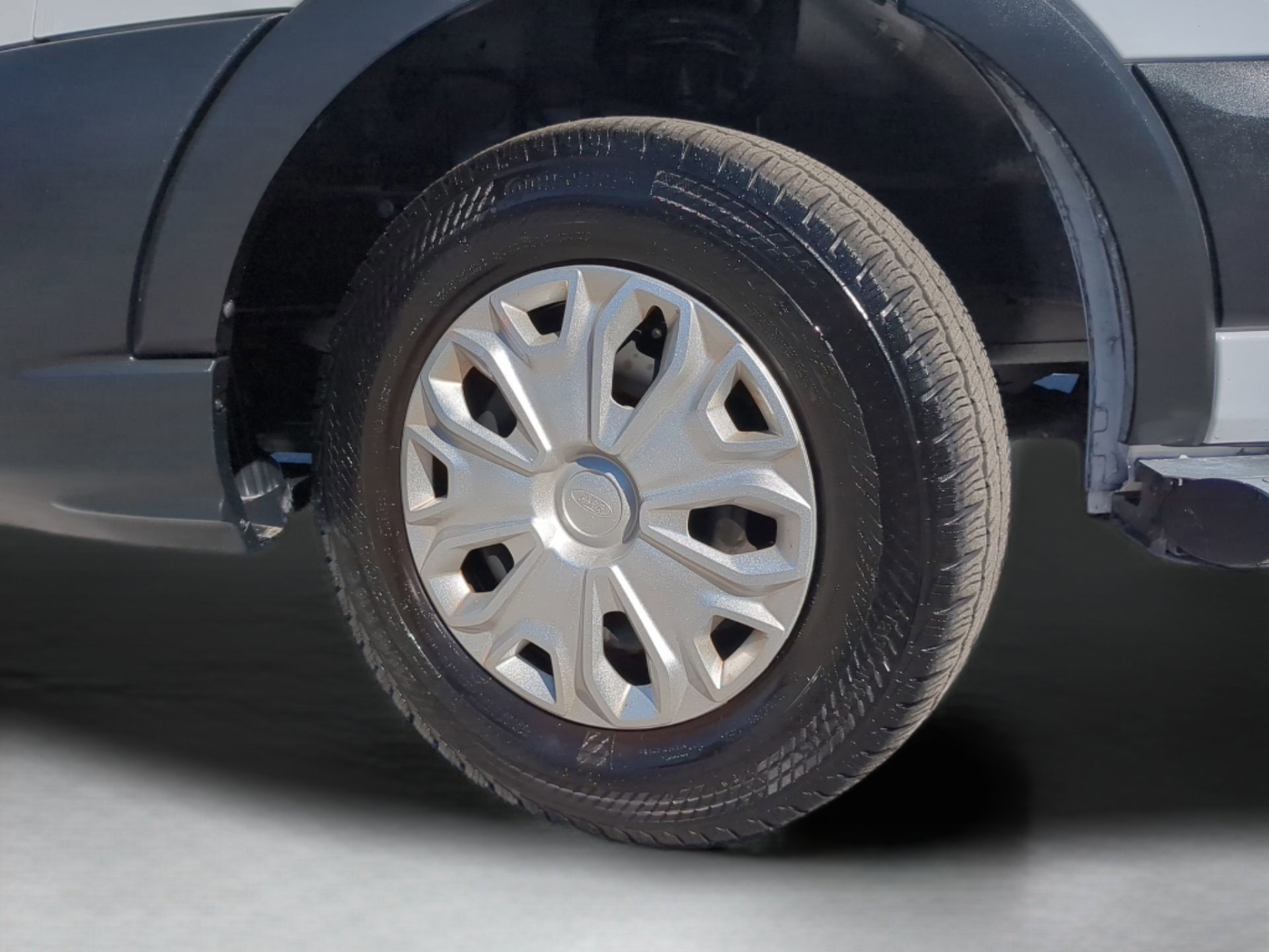 Certified 2024 Ford Transit 250 w/ Exterior Upgrade Package image 59