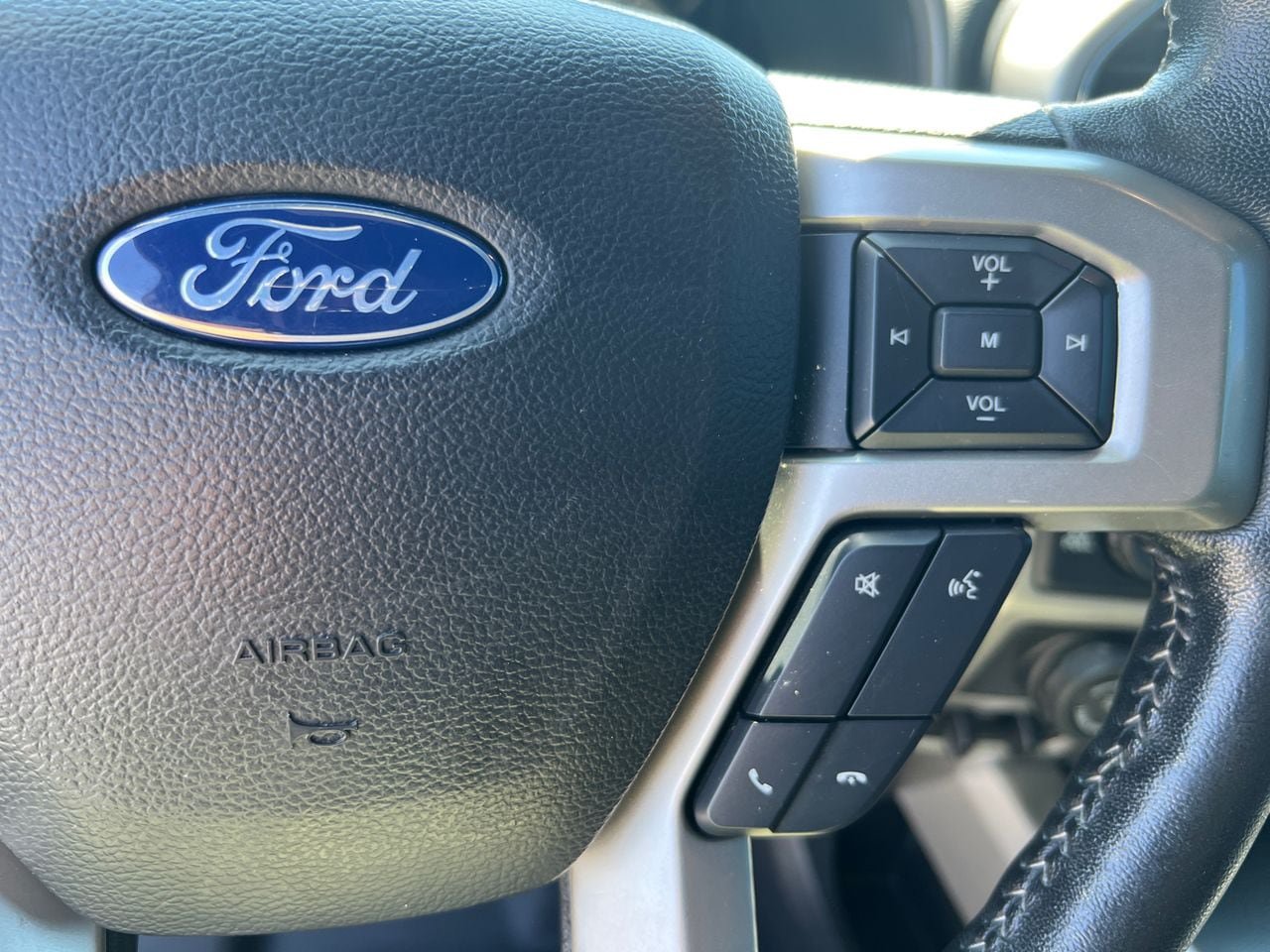 Certified 2020 Ford F150 Lariat w/ Equipment Group 502A Luxury AWD/4WD image 33