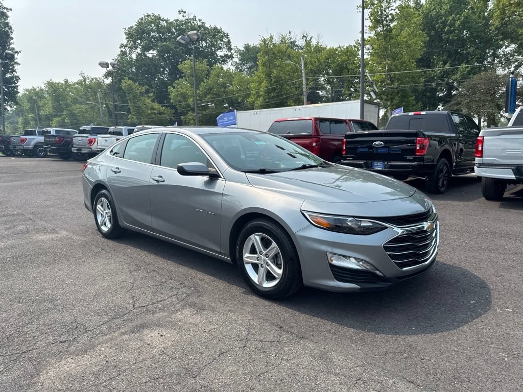 Used 2024 Chevrolet Malibu LT FWD image 3