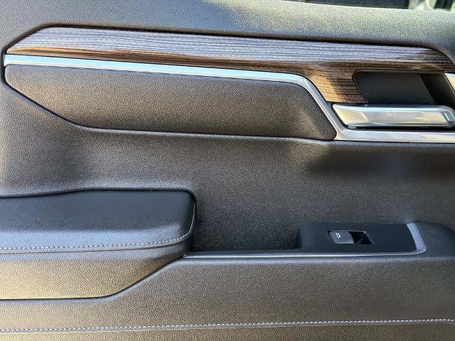 Used 2023 Chevrolet Silverado 1500 LT AWD/4WD image 19