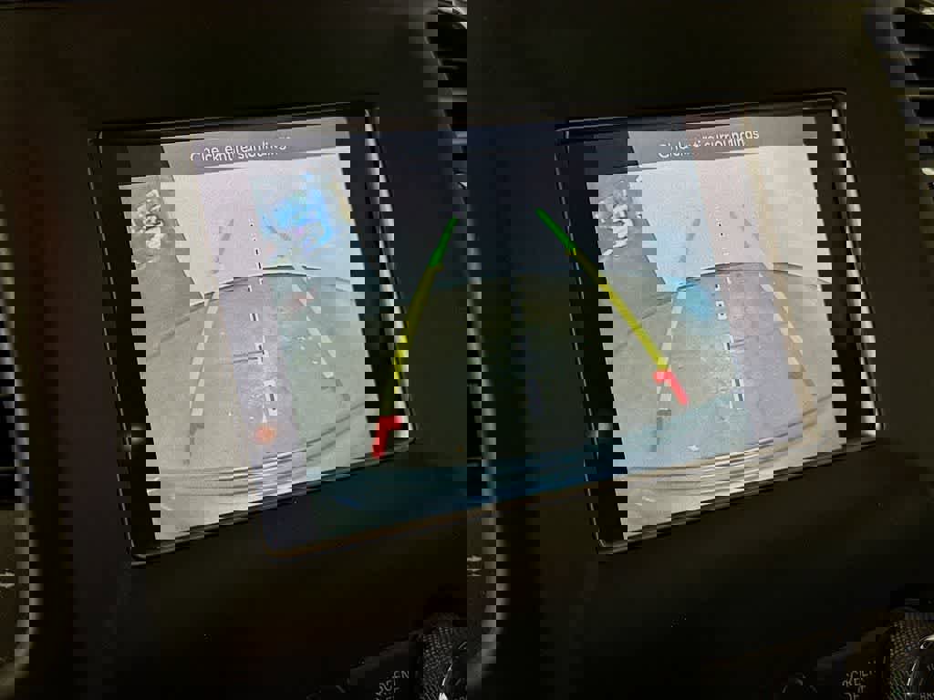 Used 2021 Jeep Grand Cherokee Laredo image 28